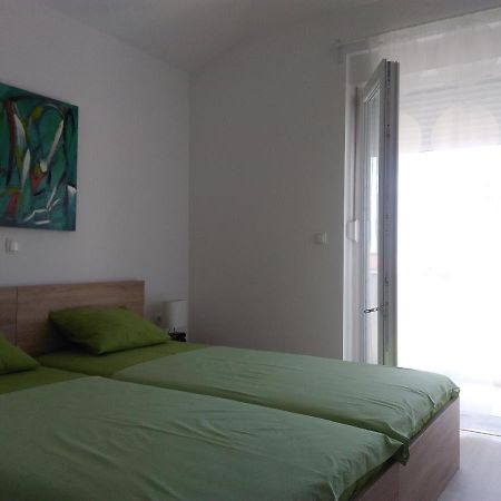 Luxury Apartments Cuba 1 Novalja Bagian luar foto