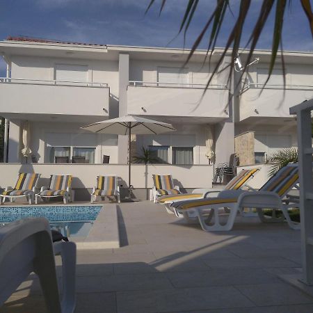 Luxury Apartments Cuba 1 Novalja Bagian luar foto