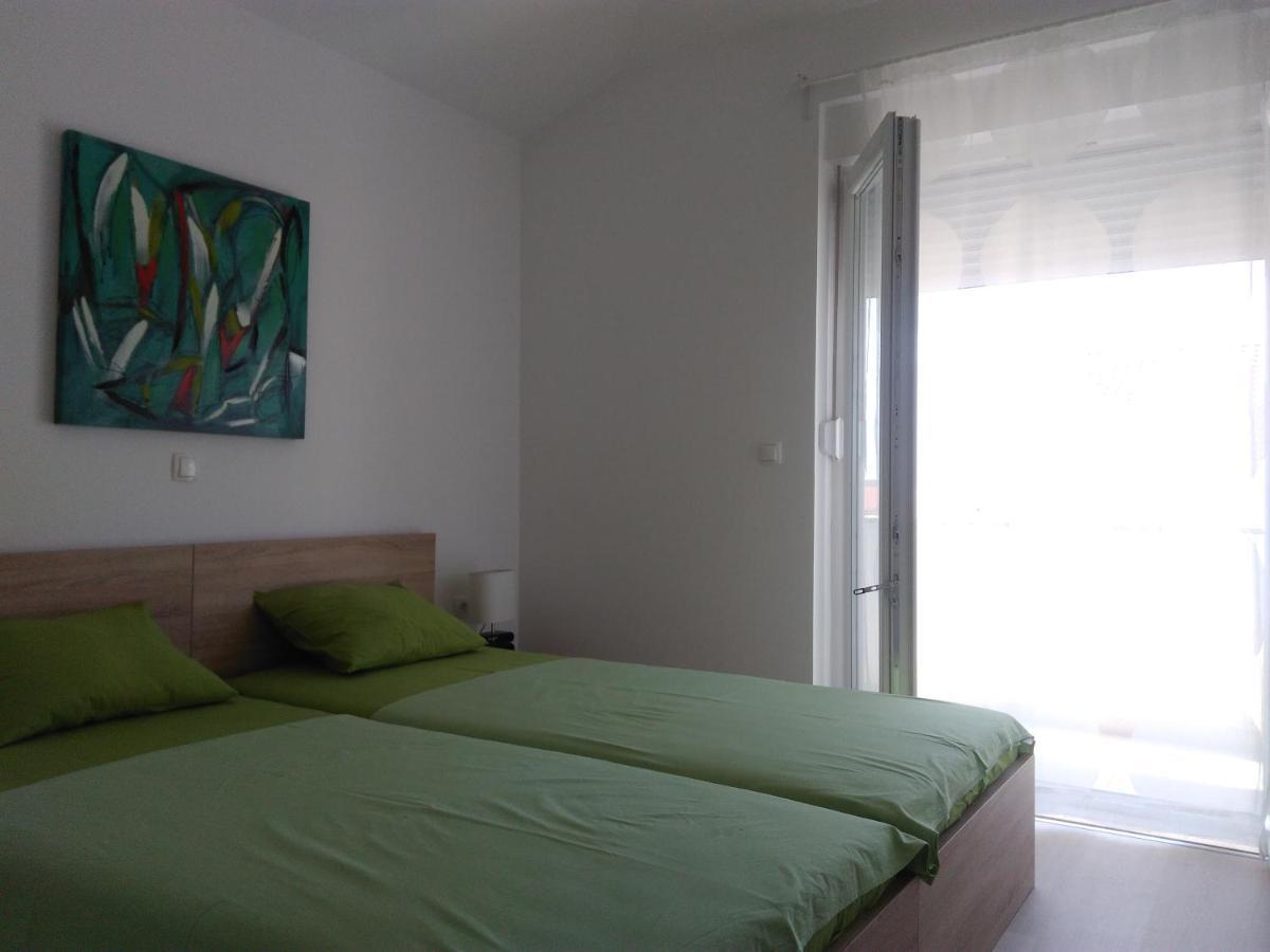 Luxury Apartments Cuba 1 Novalja Bagian luar foto