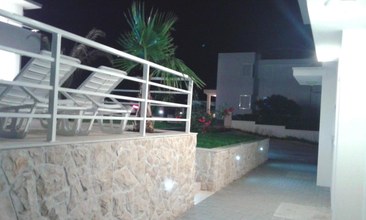 Luxury Apartments Cuba 1 Novalja Bagian luar foto