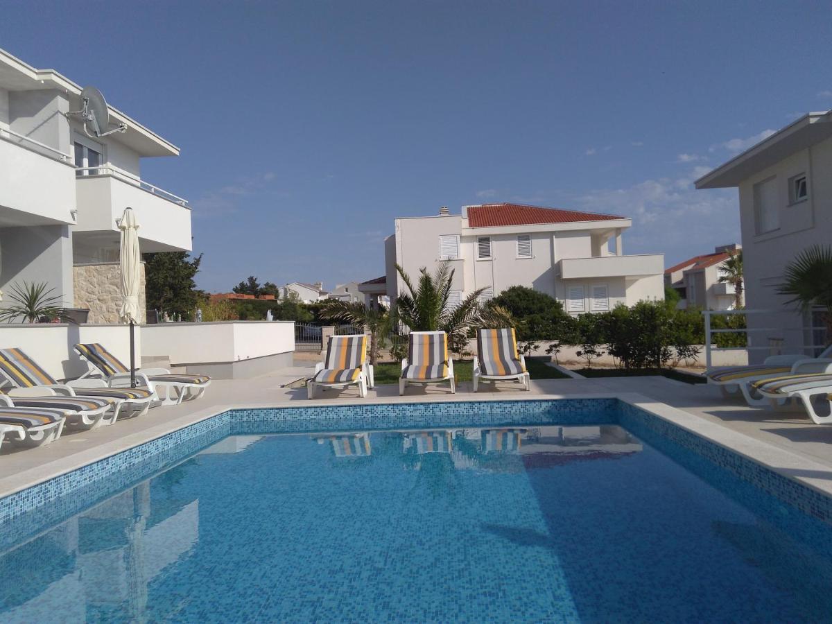 Luxury Apartments Cuba 1 Novalja Bagian luar foto